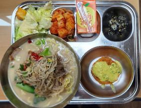 26.4.3  급식사진